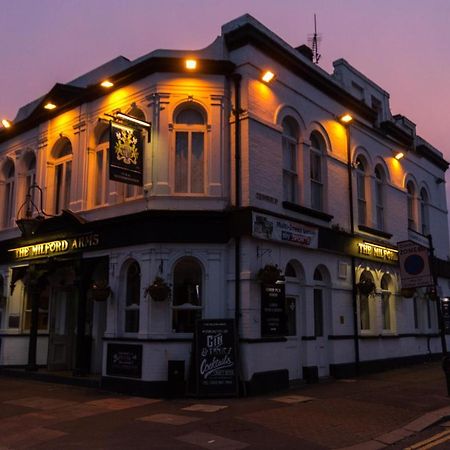Hotel The Milford Arms Hounslow Esterno foto