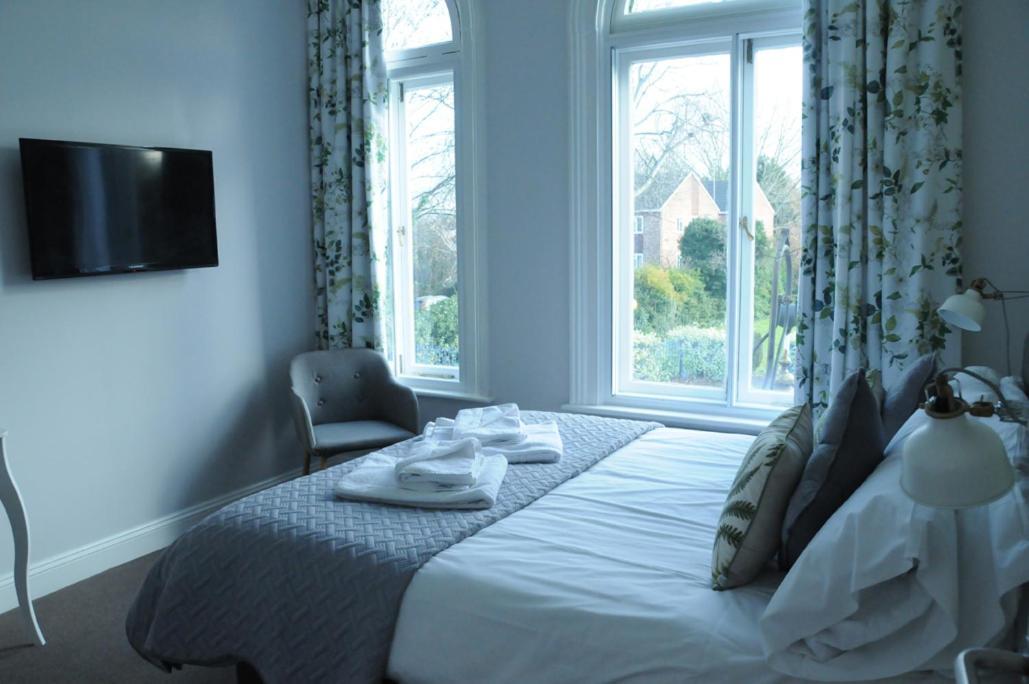 Hotel The Milford Arms Hounslow Esterno foto