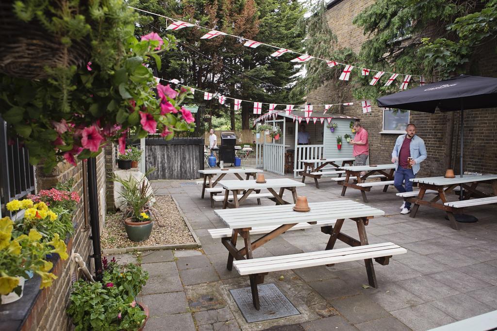 Hotel The Milford Arms Hounslow Esterno foto