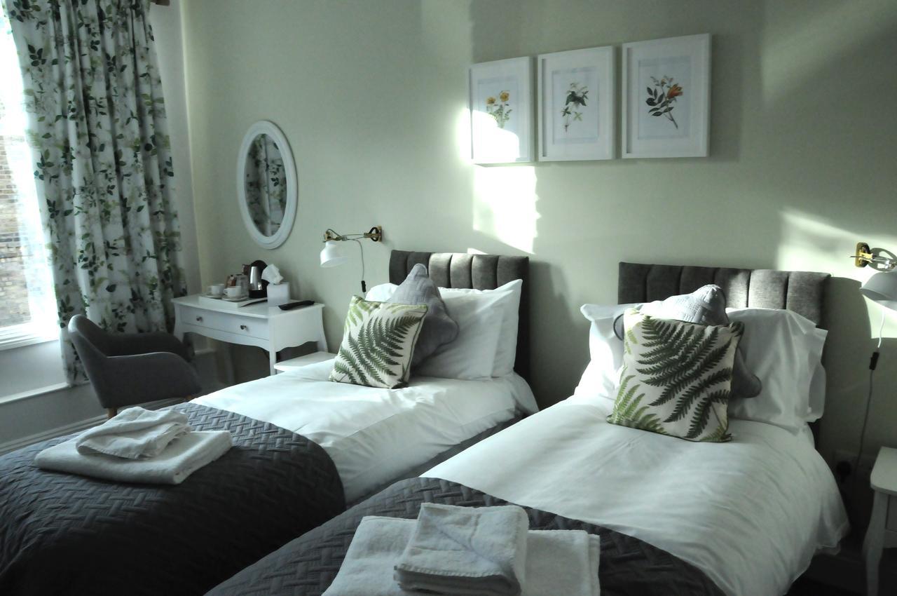 Hotel The Milford Arms Hounslow Esterno foto