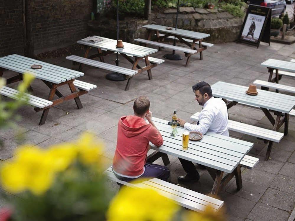Hotel The Milford Arms Hounslow Esterno foto